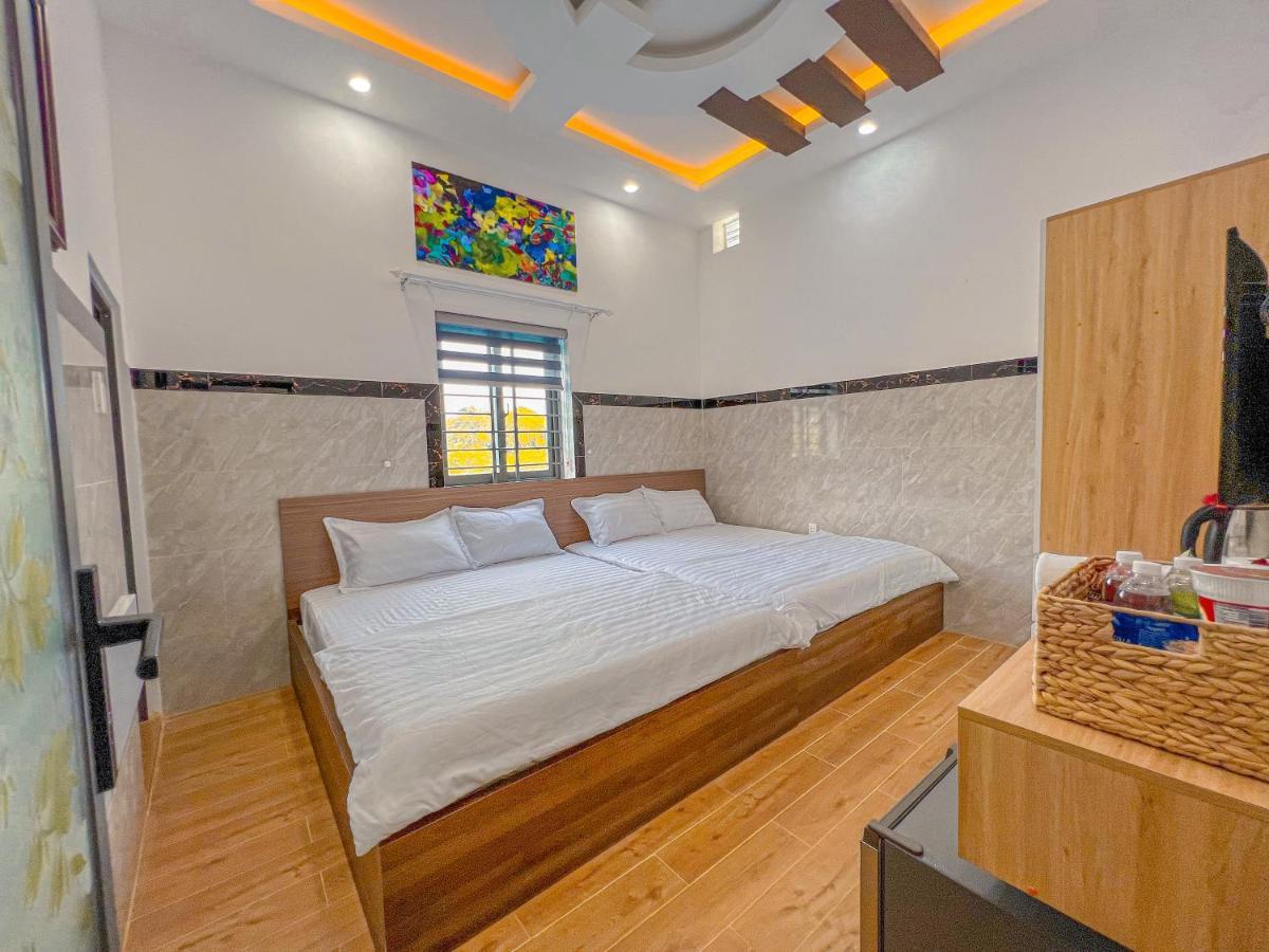 Homestay Qhome Chi Khu Co Ong Екстериор снимка